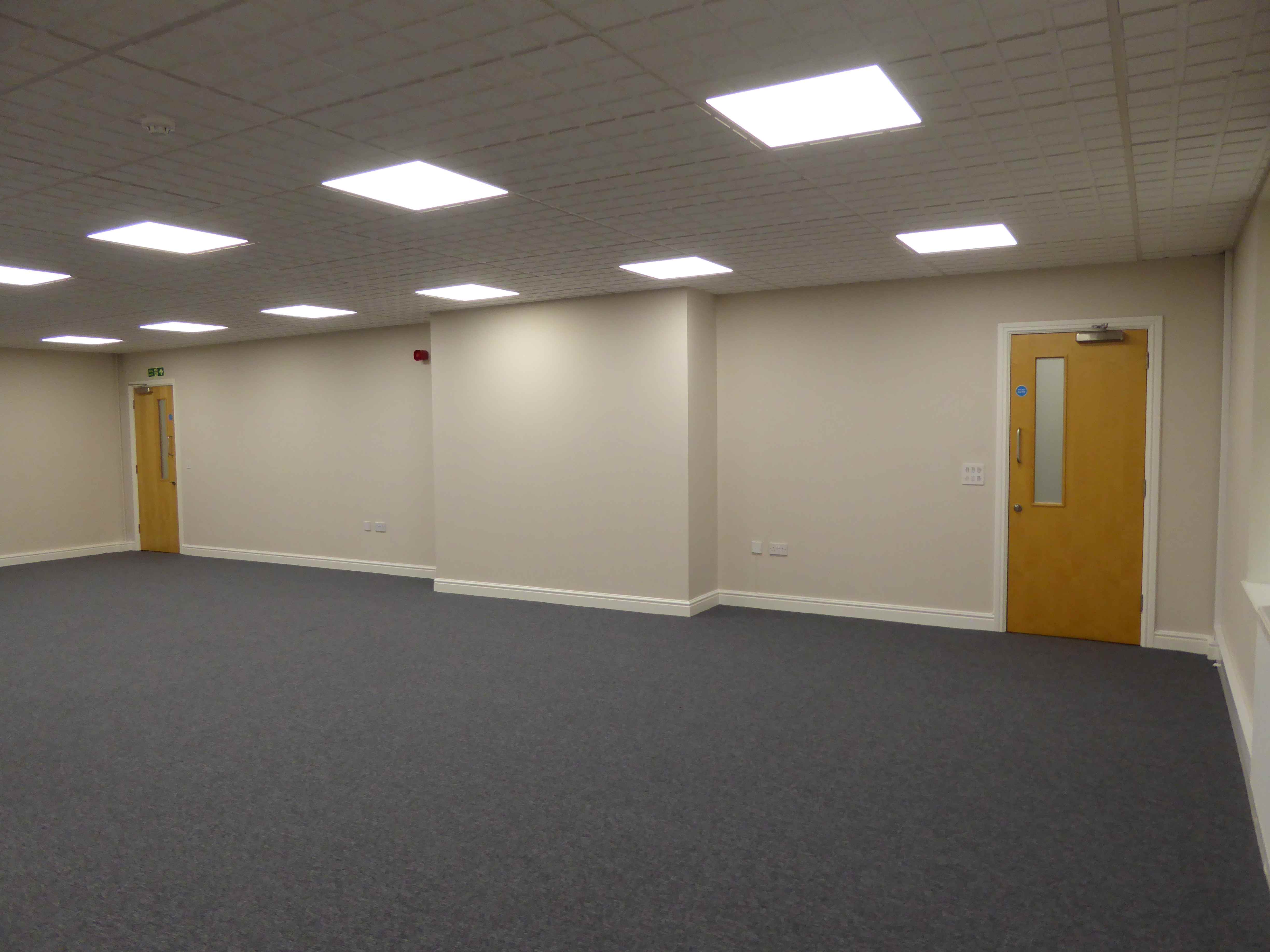 Office in Cannock - photo 4